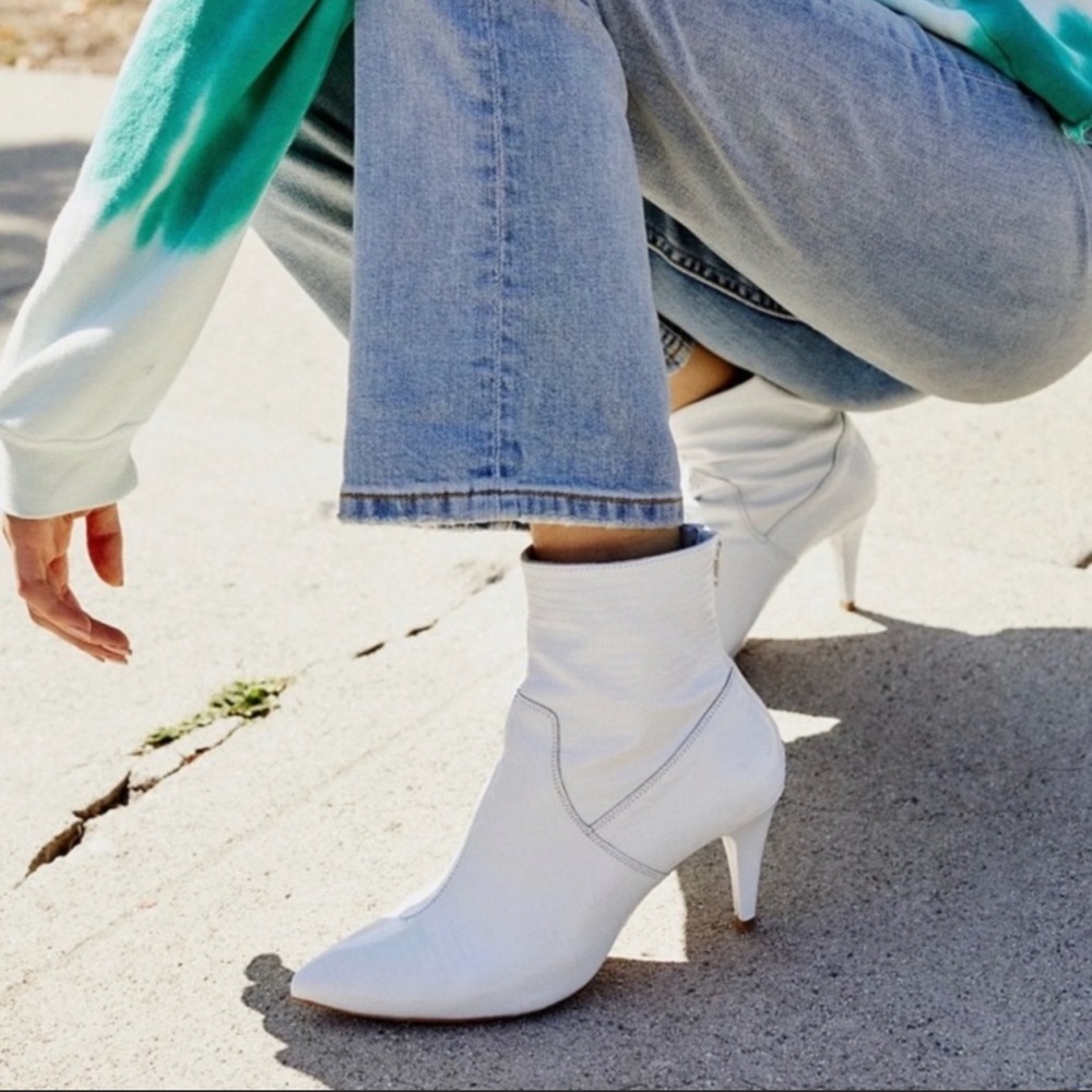 Free People White Willa Booties! Worn for 2 hours!